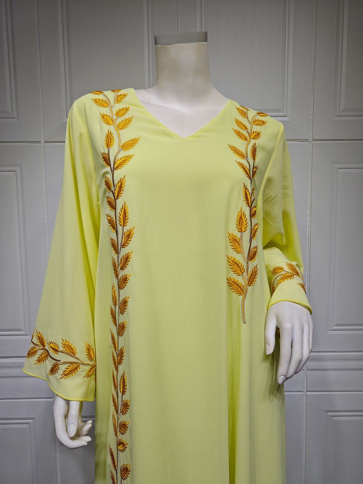 Women's Embroidery Abaya with Scarf – 2-Piece Muslim Dress Set