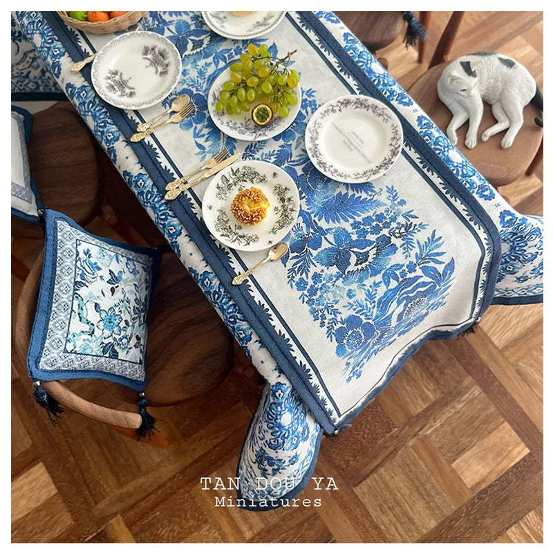 Miniature cloth blue and white porcelain tablecloth and throw pillow mini model for 1:6 bjd ob11 blythe dollhouse props Dolls ac