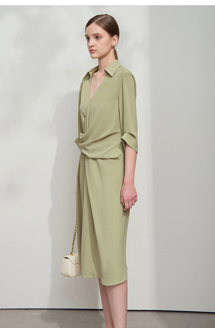 AMII Minimalist Dress Women 2025 Autumn New Elegant Office Lady Lapel V-neck Slim Non-stretch Pleated Knee A-Line Dress 12521027