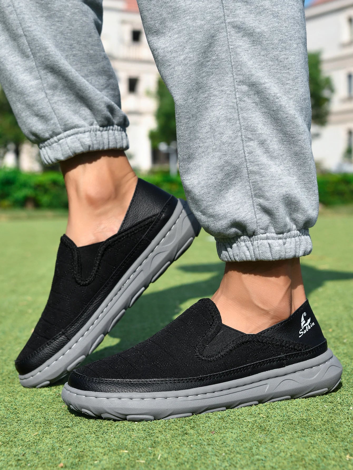New Spring Breathable Sneakers Men Casual Shoes Lightweight Slip On Loafers Men Outdoor Shoes Walking Elastic Pantshoes Flats