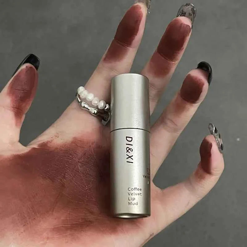 Dark Brown Velvet Matte Lip Gloss - Waterproof Liquid Lipstick for Confident Nude Coffee Brown Lips