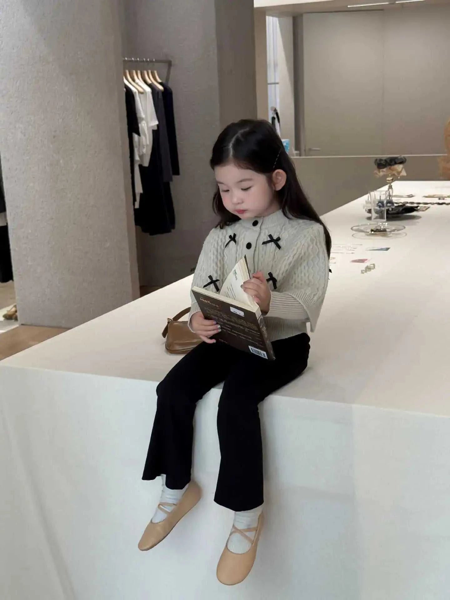 2025 Autumn New Children Clothing Korean Children Clothing Girls Retro Bow Sweater Cape Sweater Two Piece Set The jack market .AU The jack market .AU Mum & Kids: Essential Products for Every Family $ 35 14:193#pant;200000463:200004187#90cm
