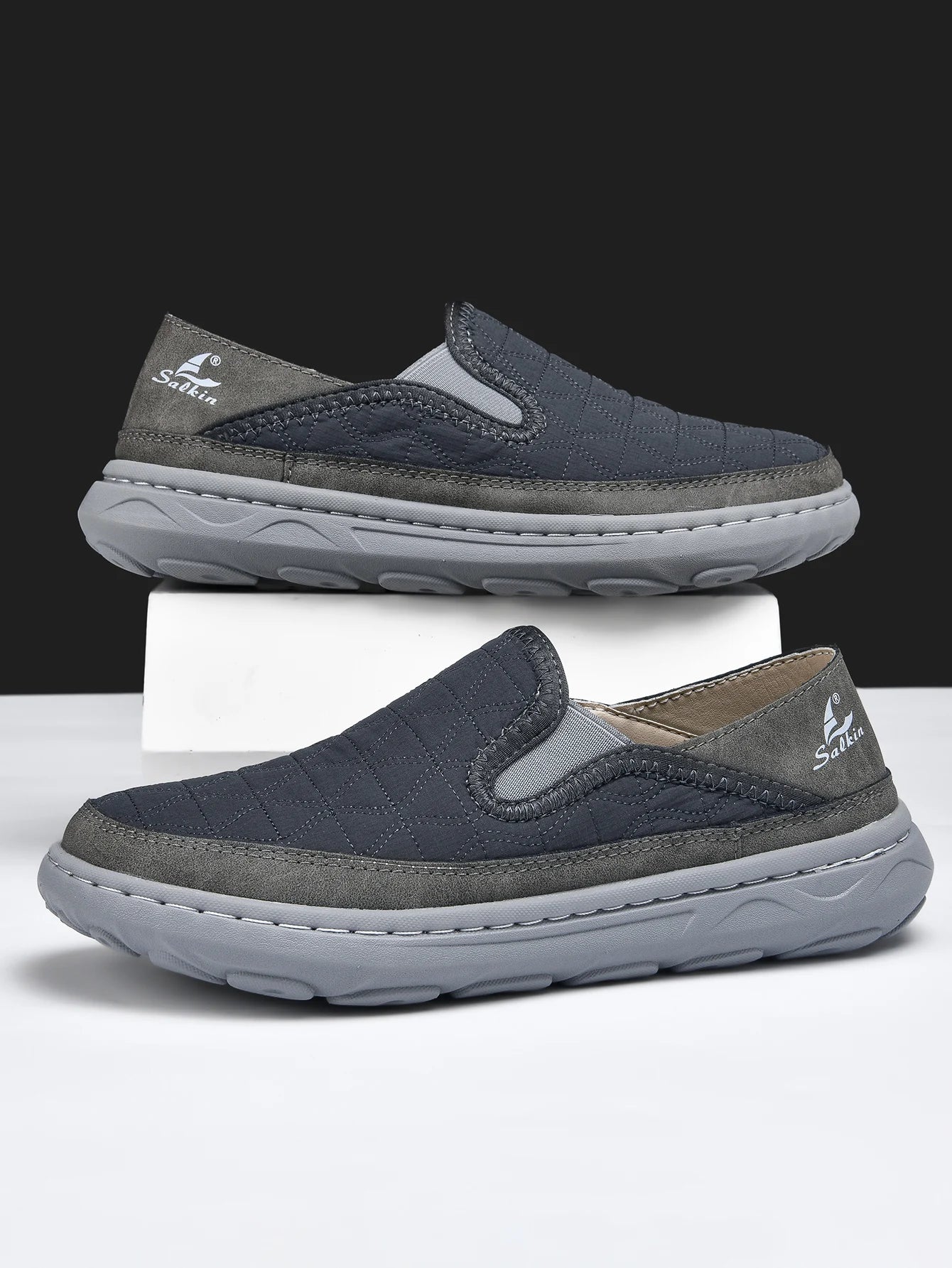 New Spring Breathable Sneakers Men Casual Shoes Lightweight Slip On Loafers Men Outdoor Shoes Walking Elastic Pantshoes Flats