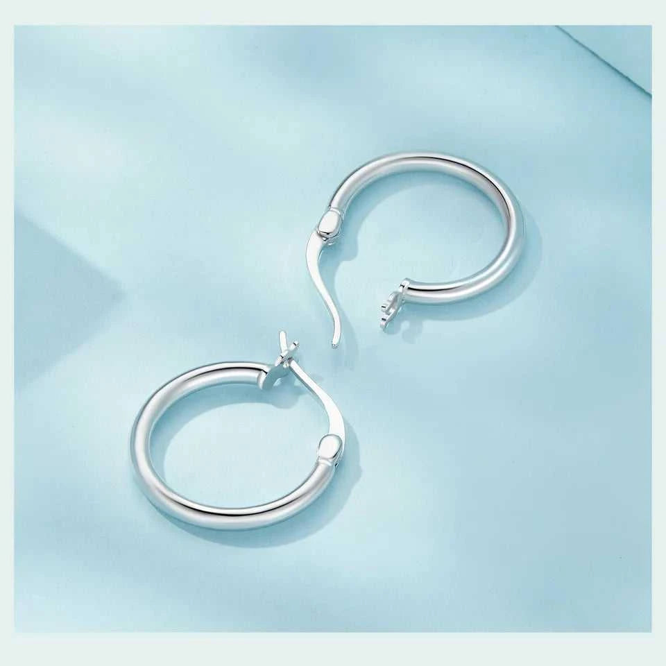 BAMOER 925 Sterling Silver Bold Classic Hypoallergenic Hoop Earrings, 14K White Gold Plated Glossy Tube Earrings for Women Gift The jack market .AU The jack market .AU Jewellery & Chains $ 65 200000226:365458#Gold - 21mm;200007763:201336100