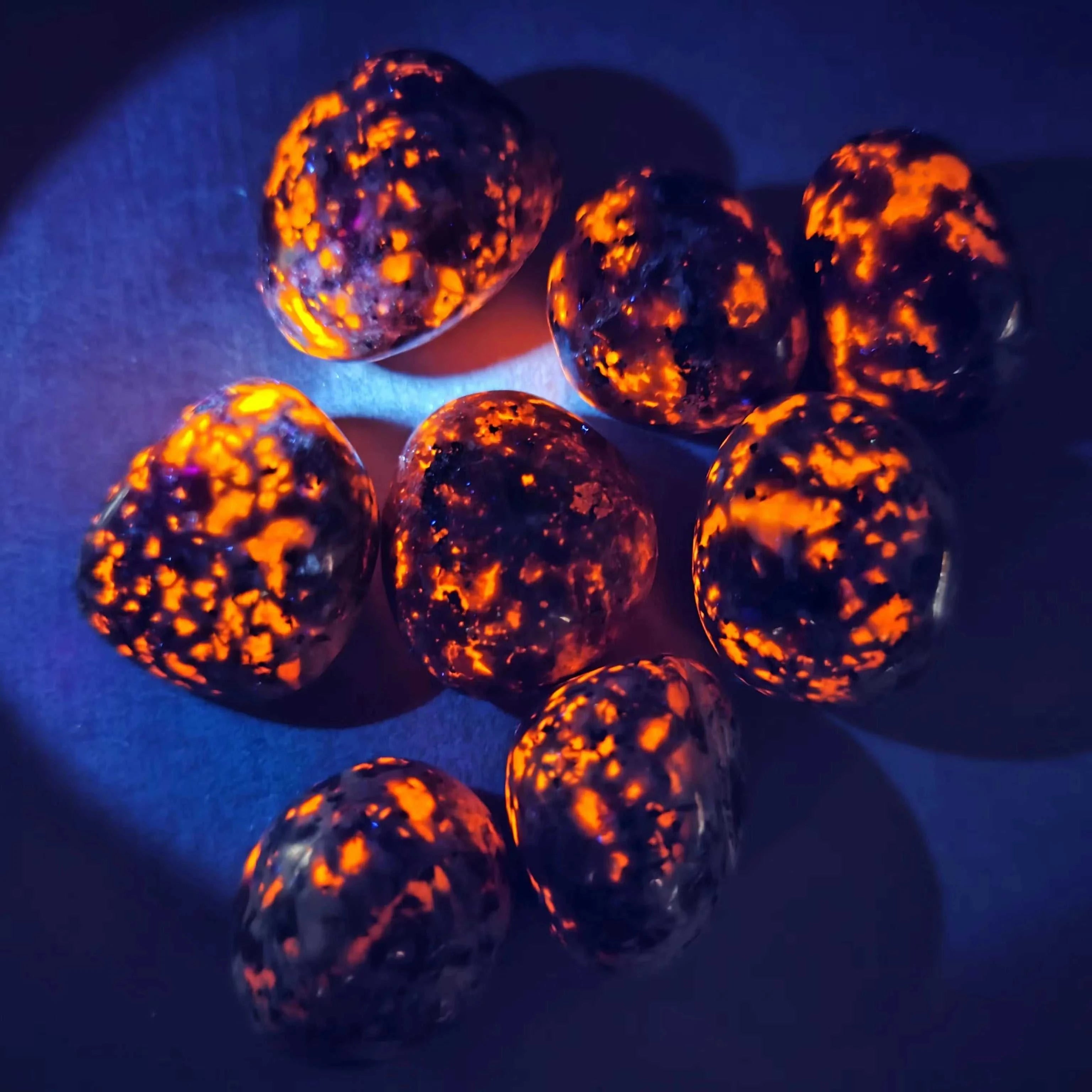 Natural Bright Yooperlites Flamestone UV Glowing Crystal Stone FireStone Fluorescent Sodalite Flame Stone Home Decoration Stone The jack market .AU The jack market .AU Home $ 22 14:200006152#about 100g;200007763:201336100;5:100014064#2-3cm