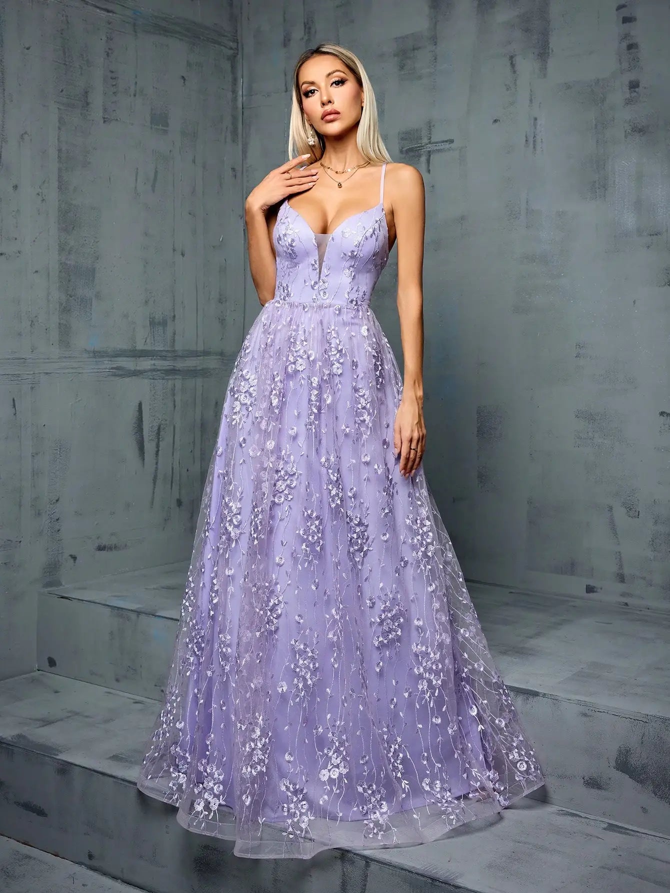 Mgiacy Halter V-neck embroidered lace sexy backless full skirt Evening gown Ball dress Party dress Bridesmaid dress