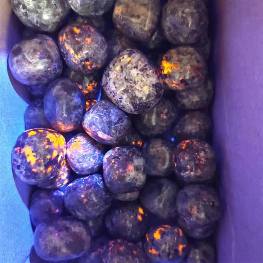 Natural Bright Yooperlites Flamestone UV Glowing Crystal Stone FireStone Fluorescent Sodalite Flame Stone Home Decoration Stone The jack market .AU The jack market .AU Home $ 22 14:200006152#about 100g;200007763:201336100;5:100014064#2-3cm