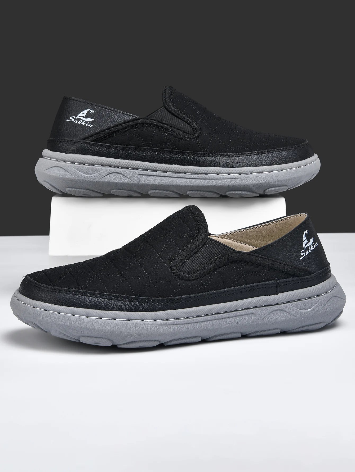 New Spring Breathable Sneakers Men Casual Shoes Lightweight Slip On Loafers Men Outdoor Shoes Walking Elastic Pantshoes Flats