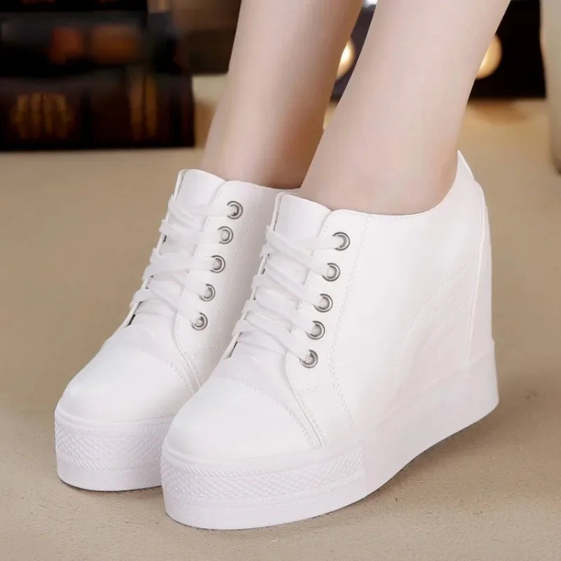 High Top Women's Casual Shoes Leather Casual Sneaker Hidden Increased Ladies Ankle Boots New Plush Woman Platform Boots Botines