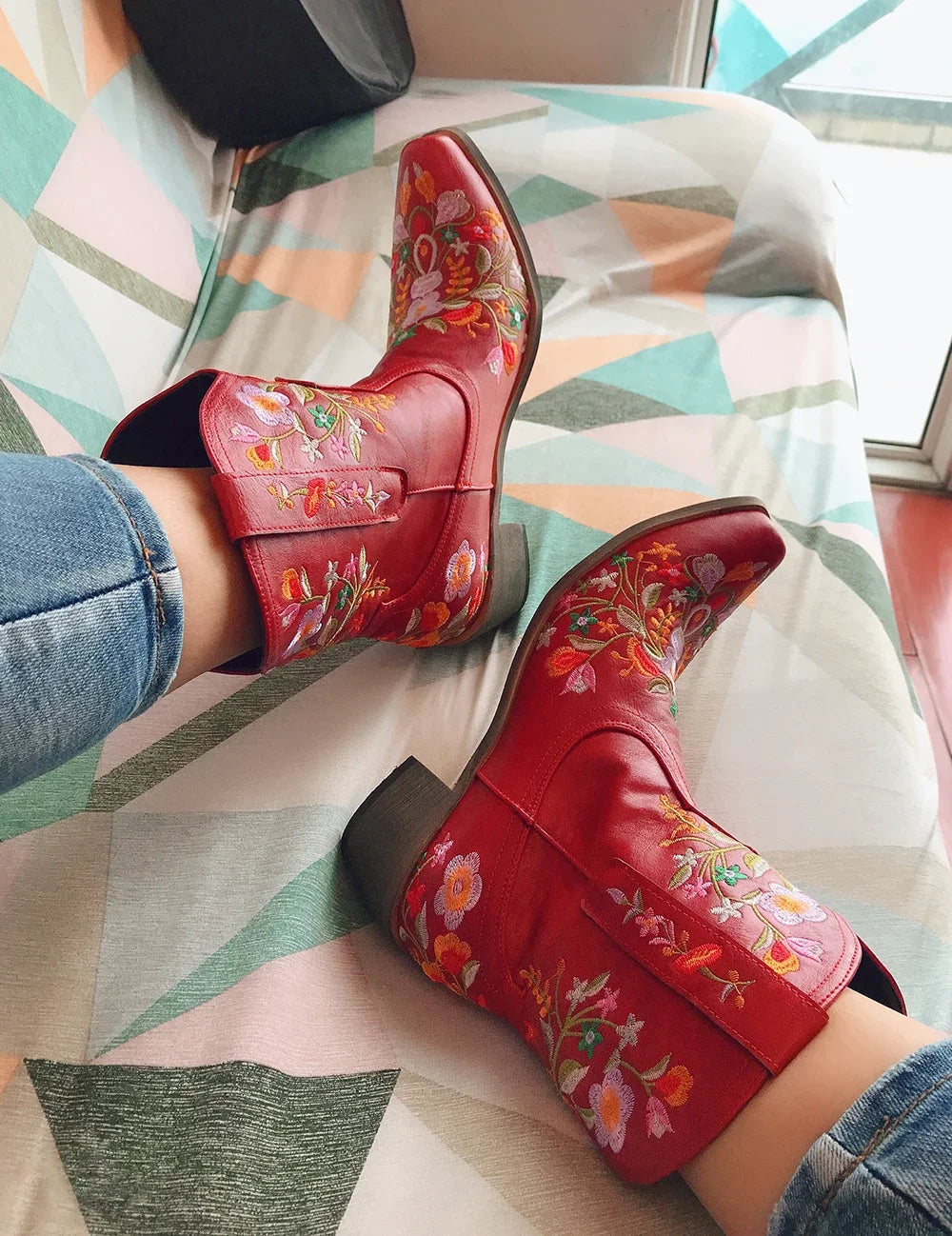 Women Cowboy Boots Luxury Embroidery Pointed Toe Winter Boots Ladies Shoes Comfortable Designer Botas Outdoor Skidproof Wearable