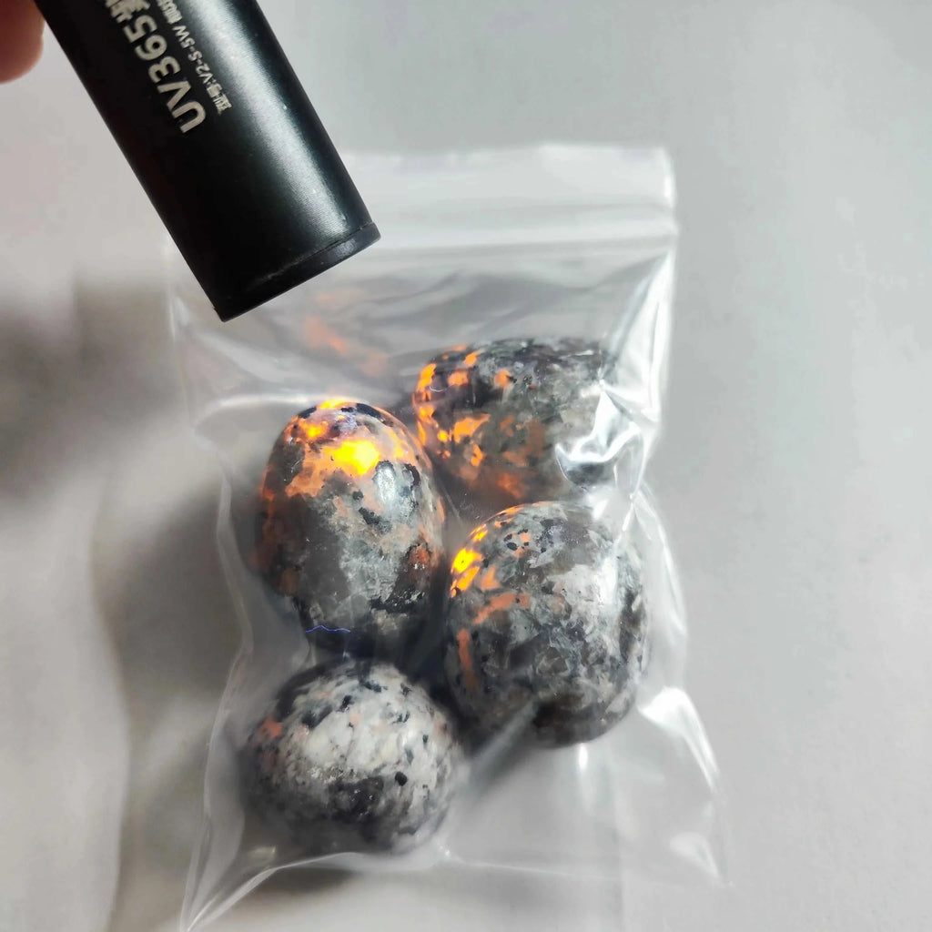 Natural Bright Yooperlites Flamestone UV Glowing Crystal Stone FireStone Fluorescent Sodalite Flame Stone Home Decoration Stone The jack market .AU The jack market .AU Home $ 22 14:200006152#about 100g;200007763:201336100;5:100014064#2-3cm