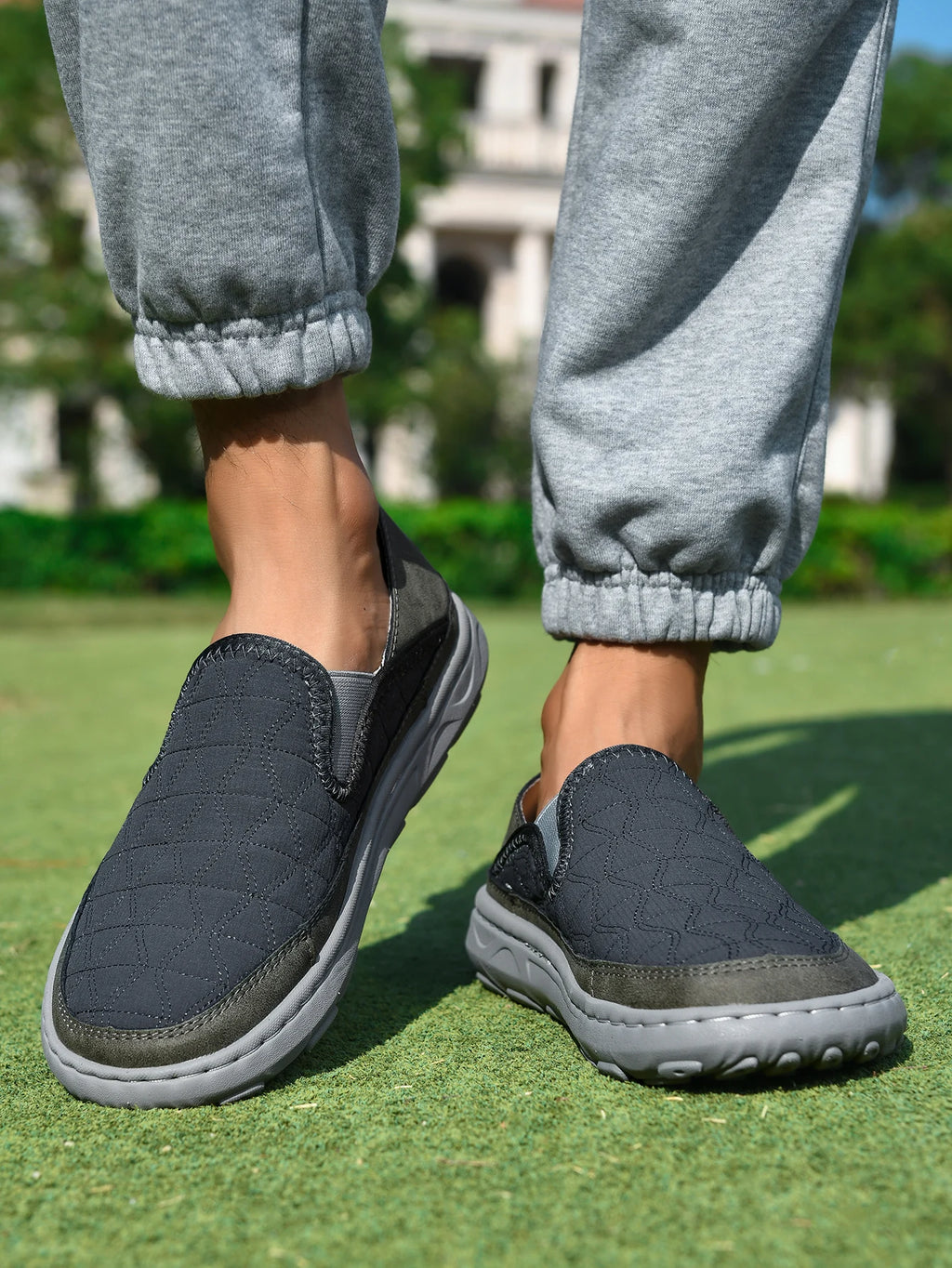 New Spring Breathable Sneakers Men Casual Shoes Lightweight Slip On Loafers Men Outdoor Shoes Walking Elastic Pantshoes Flats