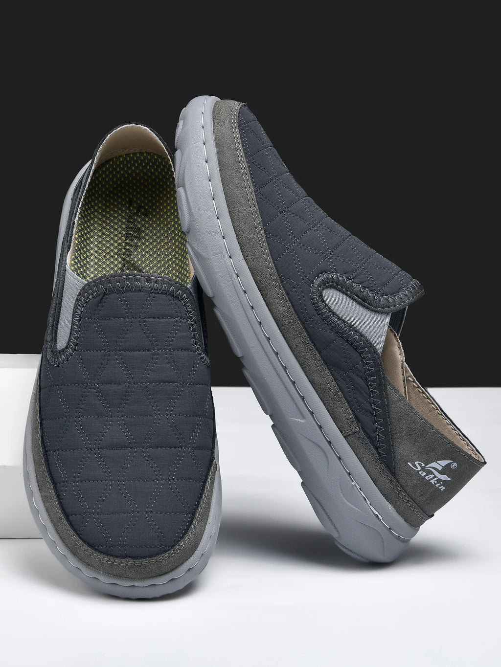 New Spring Breathable Sneakers Men Casual Shoes Lightweight Slip On Loafers Men Outdoor Shoes Walking Elastic Pantshoes Flats
