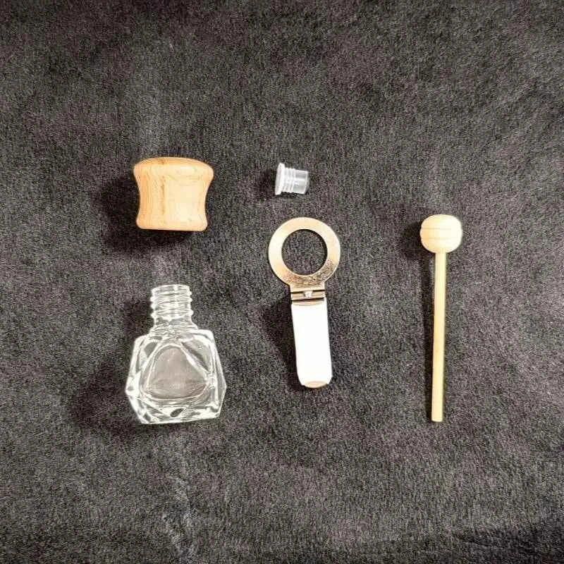 10pcs 10ml Empty Glass Essential Oil Diffuser Bottle with Lid for Car Air Freshener Vent Clip Portable Perfume Fragrance Bottle
