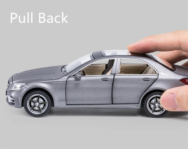 1:32 Mercedes C-Class Diecast Alloy Car Model – Sound & Light Toy Gift