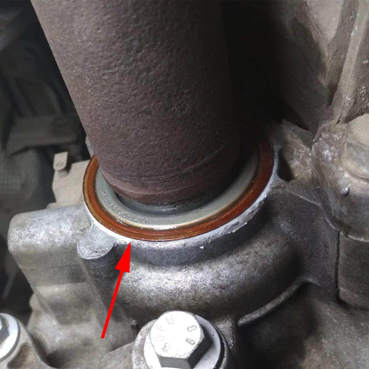 Drive Shaft Half Oil Seal for Volvo C30 C70 S40 S60 S80 V40 V50 V60 V70 Transmission Accessories Drivetrain Ring Differential