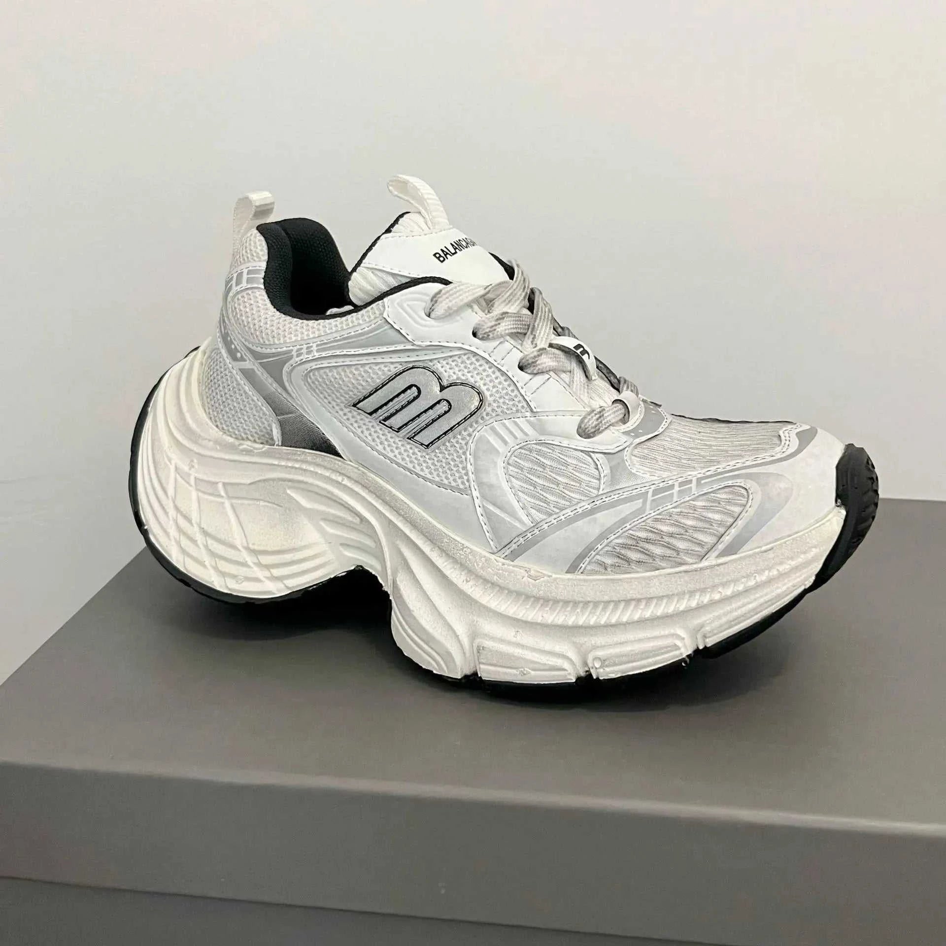 Couple Style Dad Shoes 2025 New Retro Fashion Casual Shoes Lace-up Breathable Versatile Comfortable Soft Sole Sports Shoes Trend The jack market .AU The jack market .AU Step Up Your Style: Trendy Shoes for Every Occasion! $ 122 14:365458#Black for women;200000124:200000334