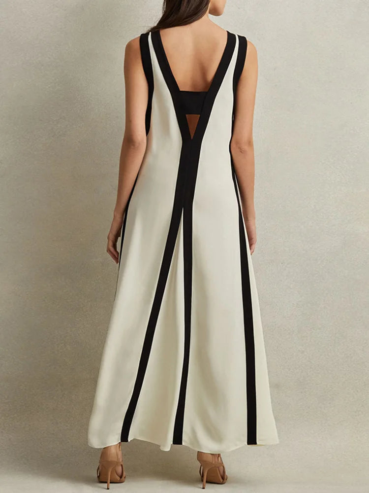 Elegant V-Neck Backless Maxi Dress - Stylish Hollow Out Design for Confident Summer Looks