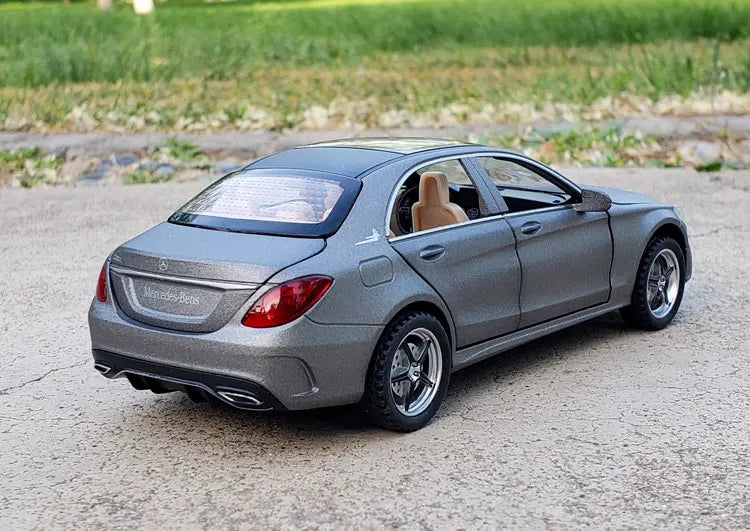 1:32 Mercedes C-Class Diecast Alloy Car Model – Sound & Light Toy Gift