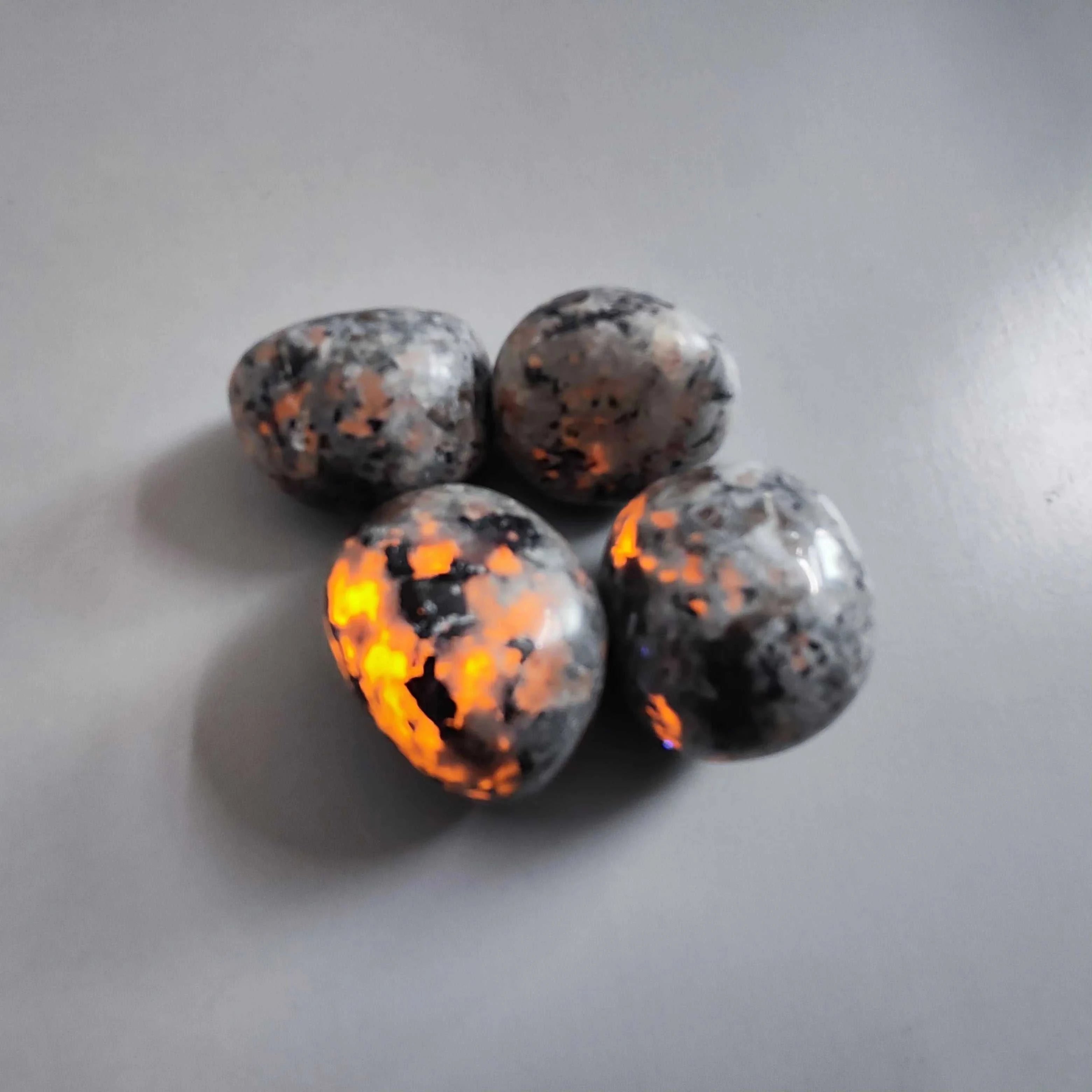 Natural Bright Yooperlites Flamestone UV Glowing Crystal Stone FireStone Fluorescent Sodalite Flame Stone Home Decoration Stone The jack market .AU The jack market .AU Home $ 22 14:200006152#about 100g;200007763:201336100;5:100014064#2-3cm