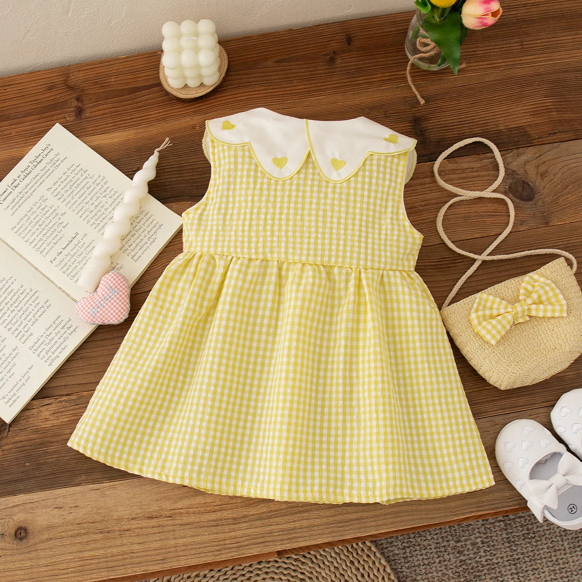 (0-3 Year Old Checkered Baby Girl Dress) Summer New Sweet White Petal Collar Children'S Sleeveless Clothes Free Package
