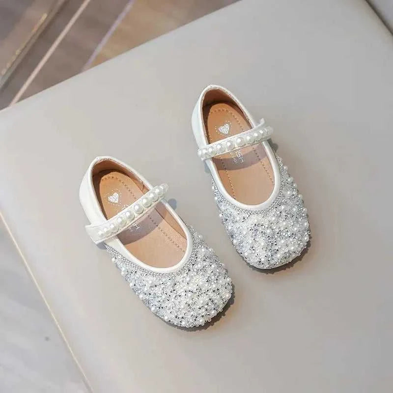 Spring Autumn Girls Leather Shoes Fashion Pearl Rhinestone Little Girl Shoes Soft Bottom Kids Princess Shoes The jack market .AU The jack market .AU Mum & Kids: Essential Products for Every Family $ 44 14:350853;200000124:200000333#CN35 insole 21.7cm
