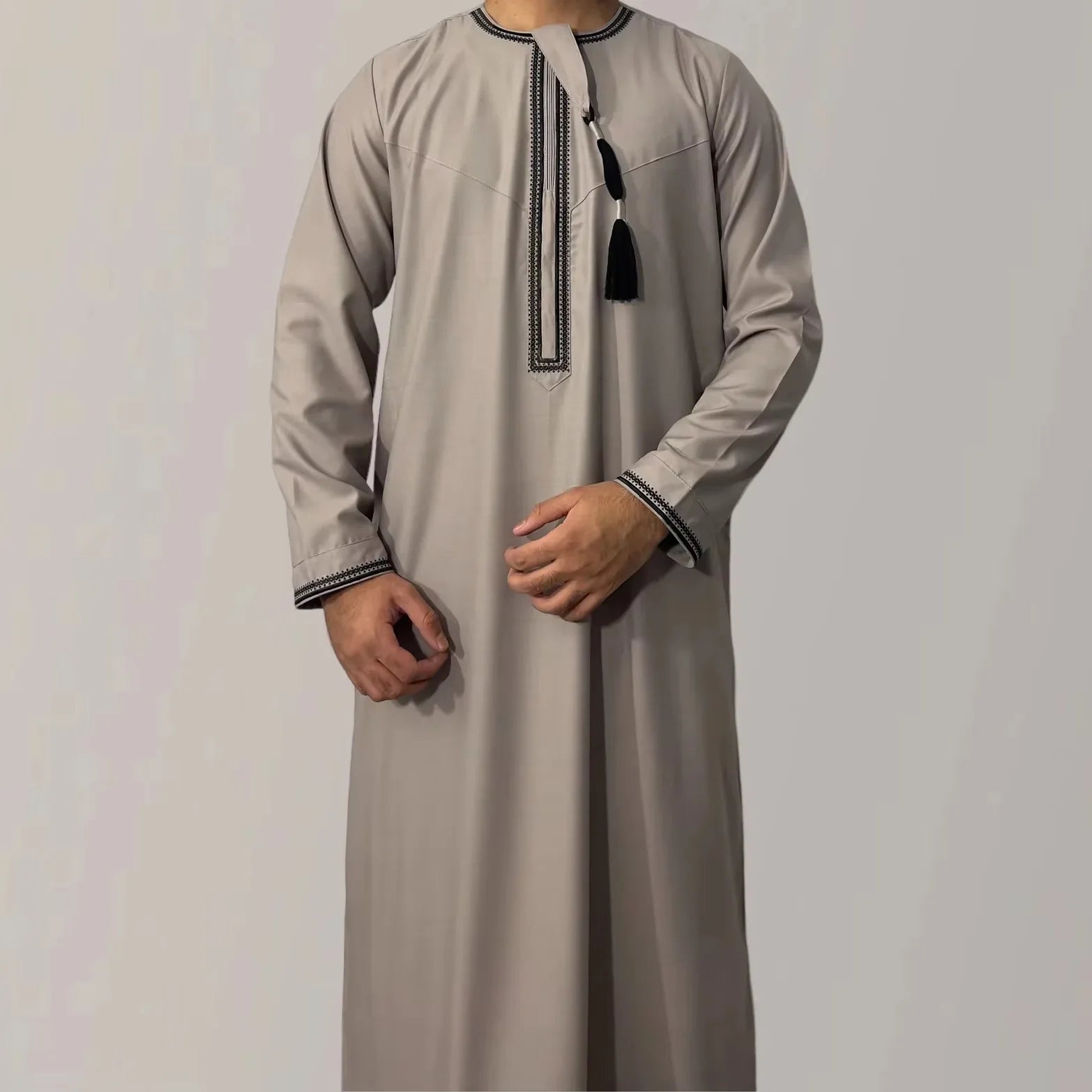 New 2026 Men's Muslim Abayas Dress Long-sleeved Pullover Kaftan Robe Men Jubba Thobe Pakistan Saudi Arab Caftan Islamic Clothing