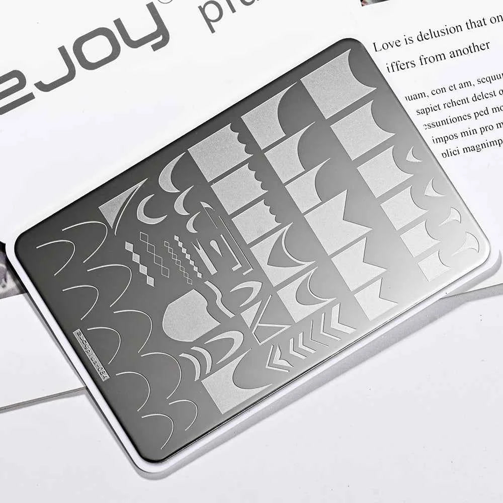 Maple Leaf Nail Stamping Plates - Stunning Autumn & Winter Leaf Designs for Unique Manicures
