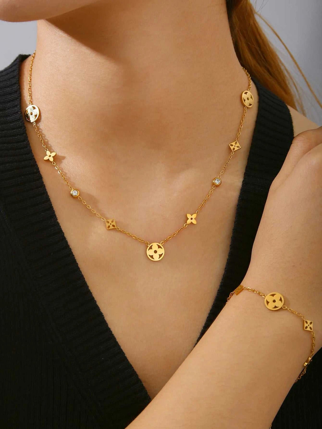 Fashionable Minimalist Stainless Steel Four-Leaf Clover and Lucky Flower Zirconia-Inlaid Necklace and Bracelet Jewelry Gift Set The jack market .AU The jack market .AU Jewellery & Chains $ 49 200001033:361180#Bracelet