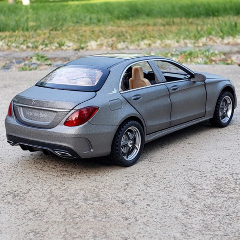 1:32 Mercedes C-Class Diecast Alloy Car Model – Sound & Light Toy Gift