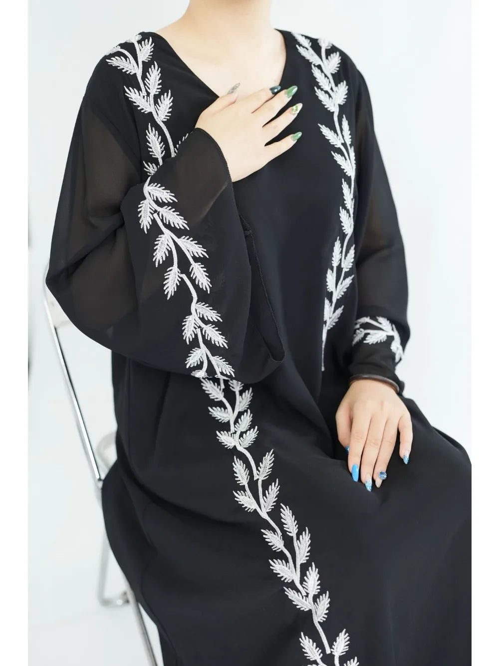Women's Embroidery Abaya with Scarf – 2-Piece Muslim Dress Set